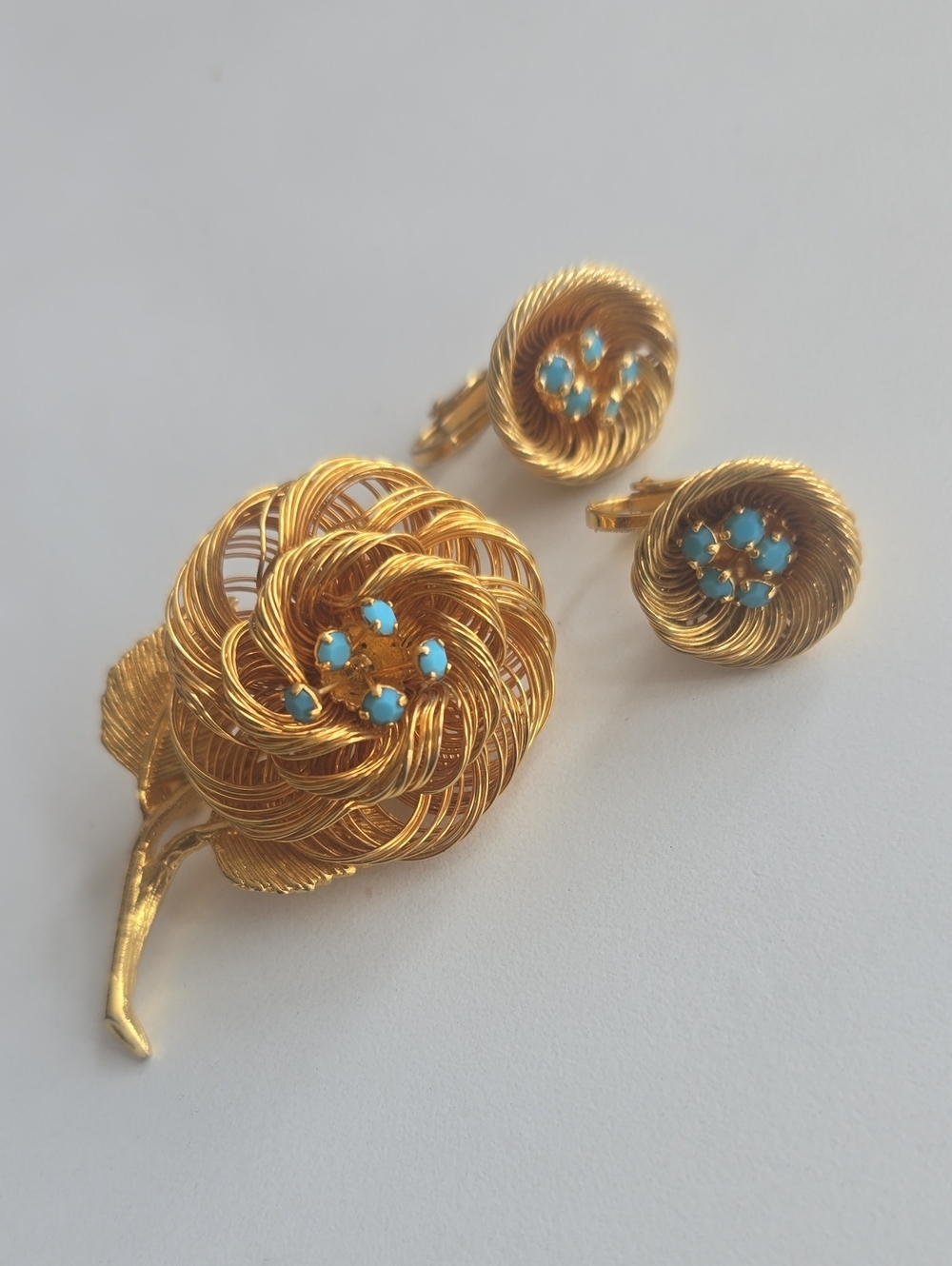 VTG Gold-Tone Flower Brooch and Clip-on Set with Turquoise Accents